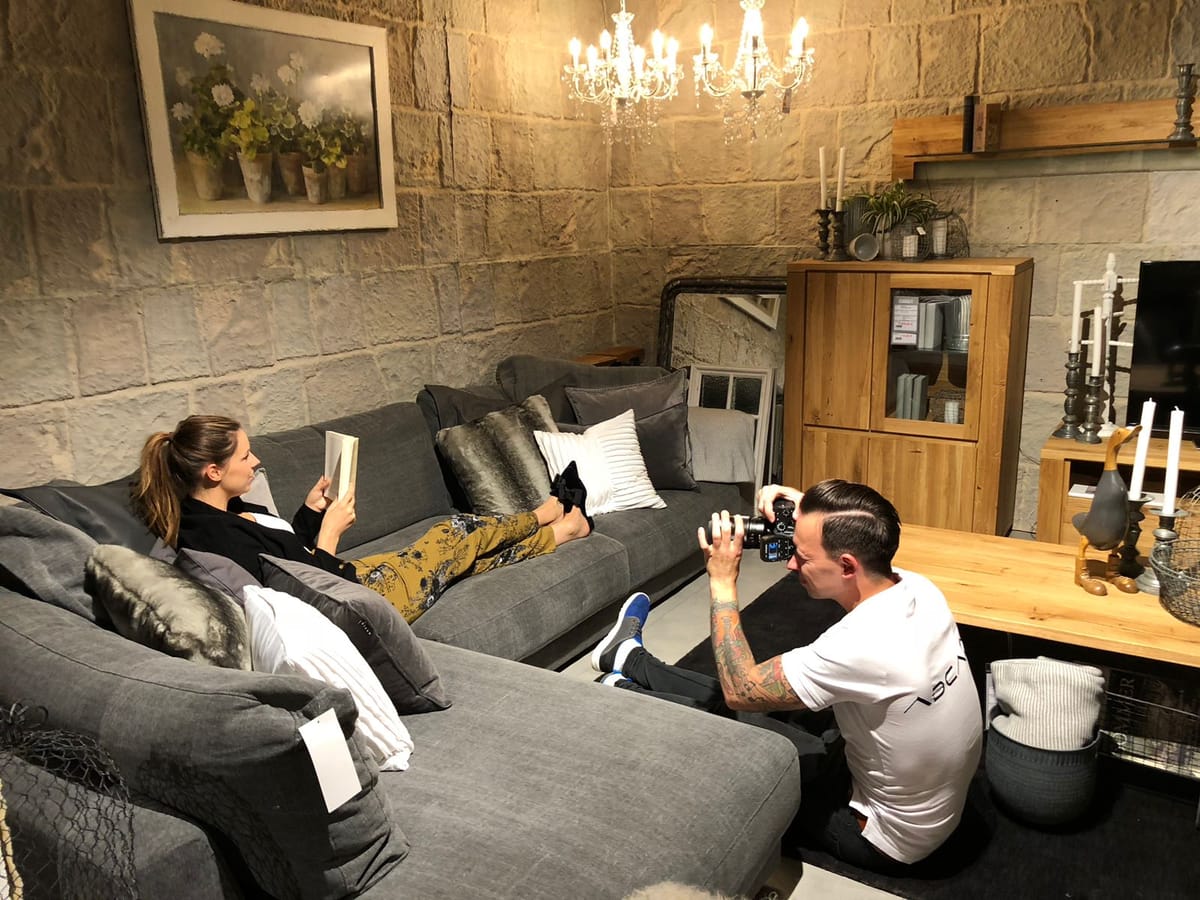 ADCADA Modeshooting für FASHION.ZONE bei Wikinger Möbel