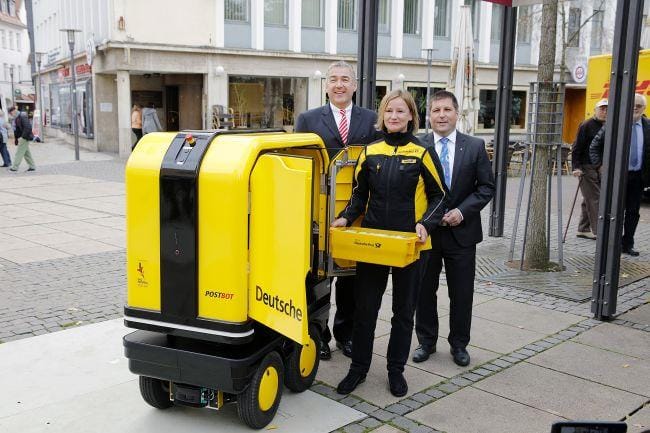 Zustellroboter der Post sollen Briefträgern die Arbeit ̶w̶̶e̶̶g̶̶n̶̶e̶̶h̶̶m̶̶e̶̶n̶ erleichtern