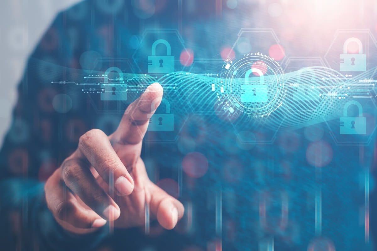 IT-Sicherheit für KMU: Herausforderungen, Lösungen und Datenschutz