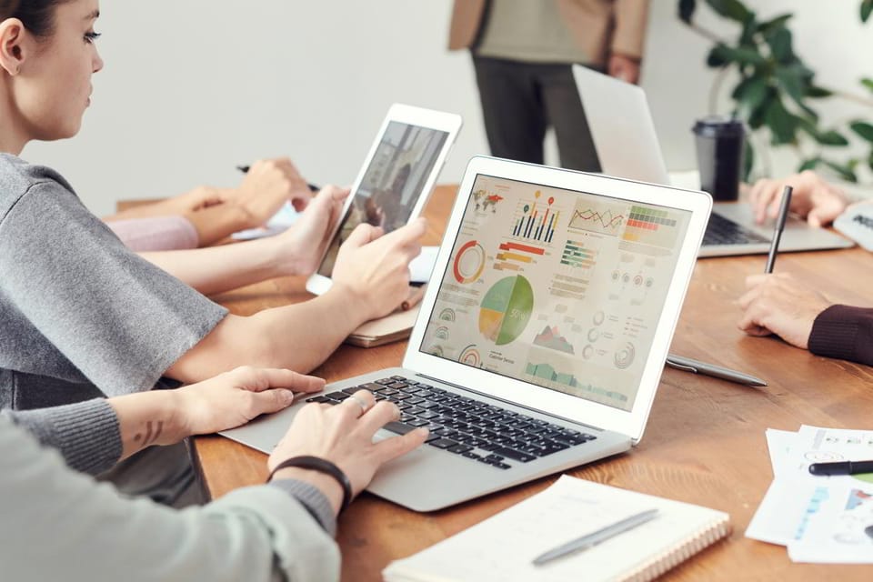 Mitbewerberanalyse für die digitale Marketingstrategie: Wie macht man es richtig?