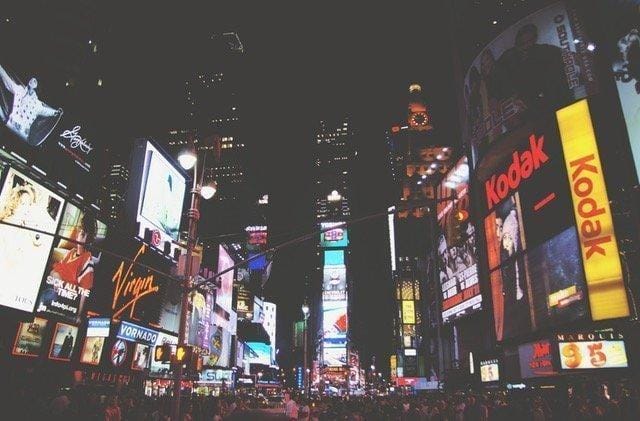 Werbung im E-Commerce – Online-Werbung erstmals erfolgreicher als TV-Werbung