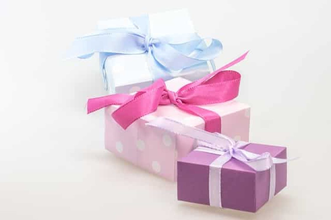 gift-548301_640